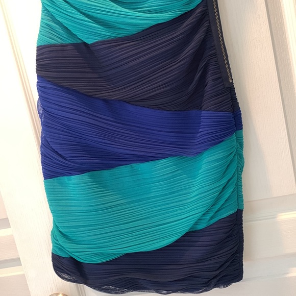 BCBGMaxAzria Kira Dress size Small - Picture 5 of 8